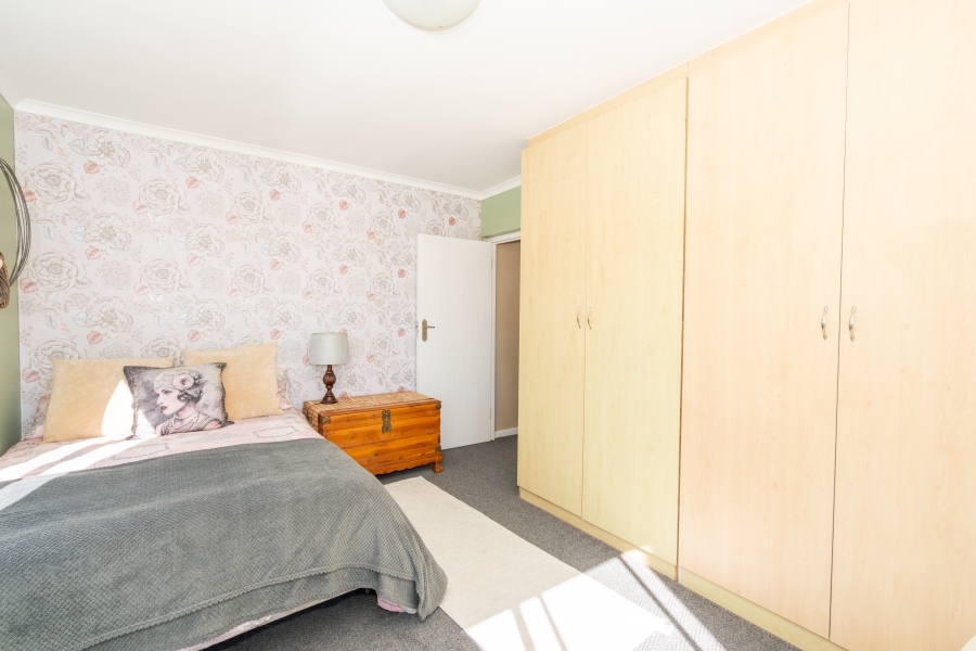 4 Bedroom Property for Sale in Paradise Beach Western Cape